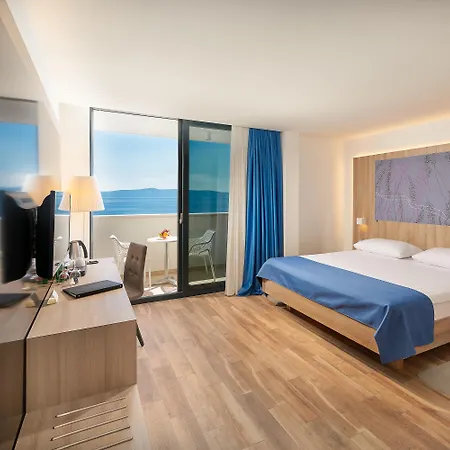 Medora Auri Family Hotel 4*
