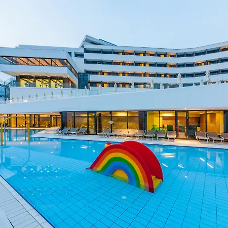 Medora Auri Family Hotel 4*