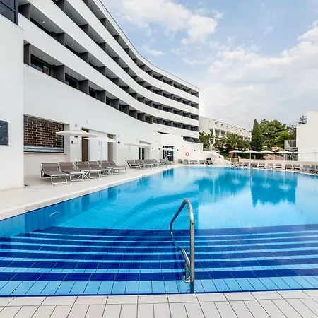 Medora Auri Family Otel 4*