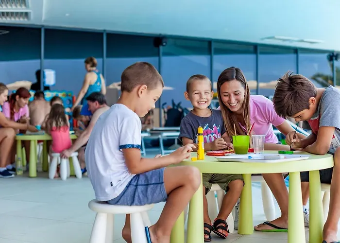 Medora Auri Family 4*