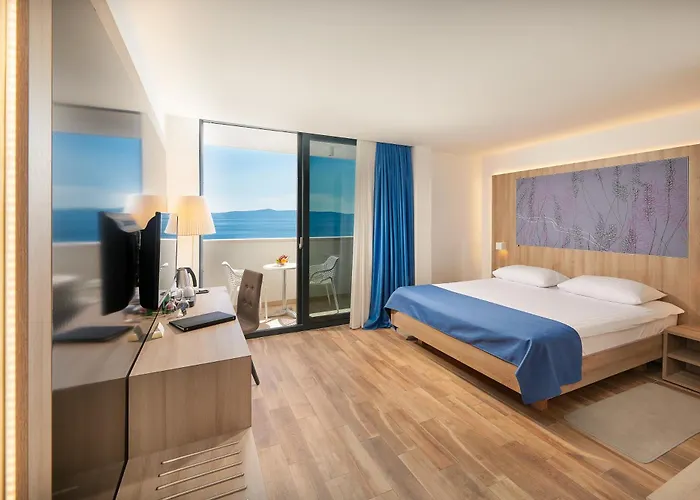 Medora Auri Family Hotel 4*