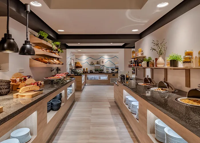 Medora Auri Family Hotel